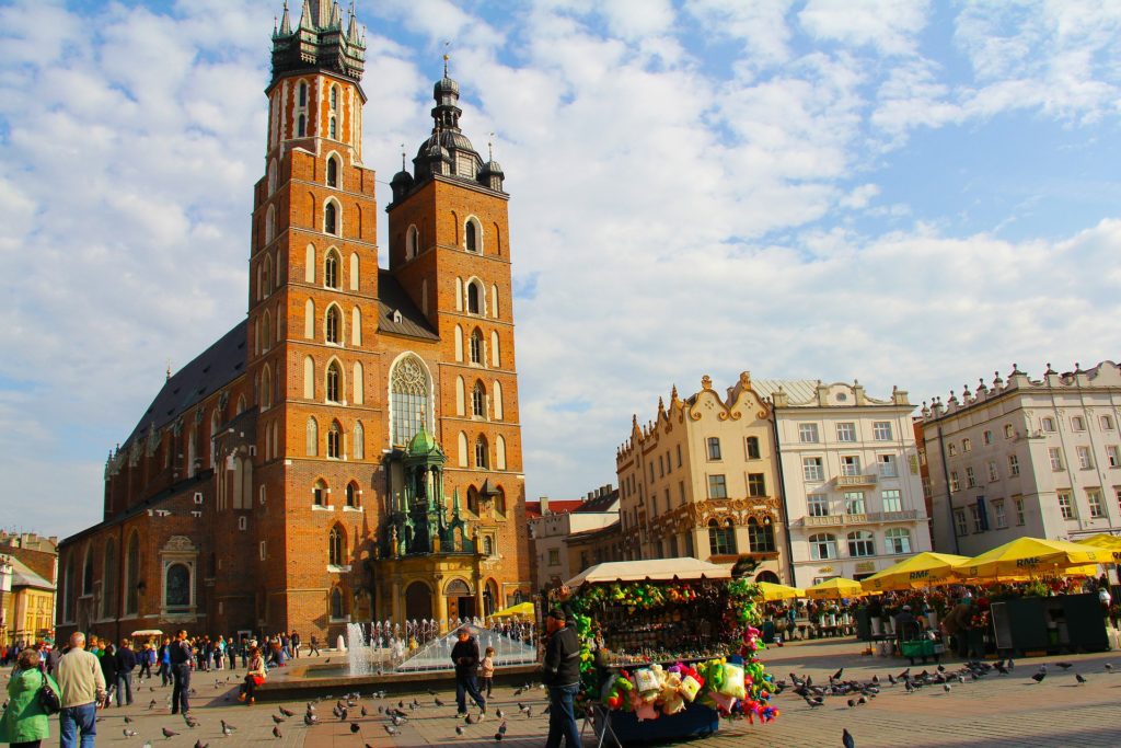 Saint Mary's Church in Krakow, Kosciol Mariacki in Krakow, wheelchair friendly Krakow, Krakow for manual and electric wheelchair users, electric wheelchair, accessibility in Kraków