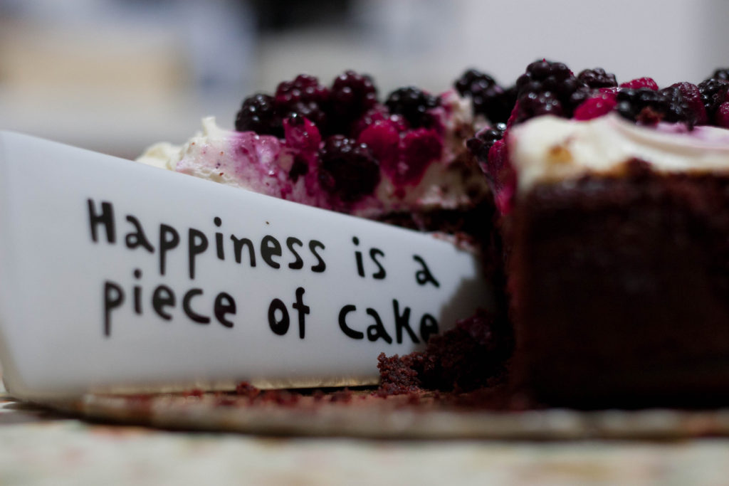 happiness is a piece of cake, culinary travels, electric wheelchair, accessible travel, travel in an electric wheelchair, wheelchair friendly travel, foodie travel