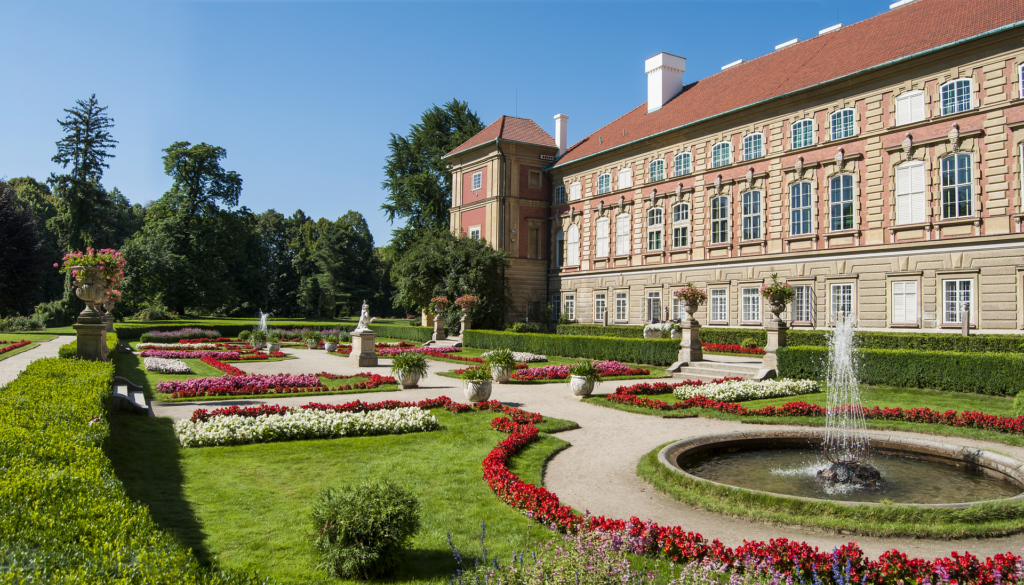 Łańcut Castle, Poland, visit Łańcut Castle, electric wheelchair, all-terrain wheelchair, off-road wheelchair, accessibility in Poland, best accessible vacations in Poland