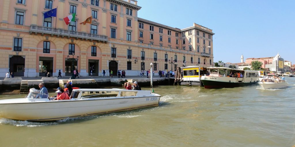 Venice, electric wheelchair, all-terrain electric wheelchair, accessible travel, wheelchair friendly travel, travel in an electric wheelchair, accessible tourism, Venice in a wheelchair